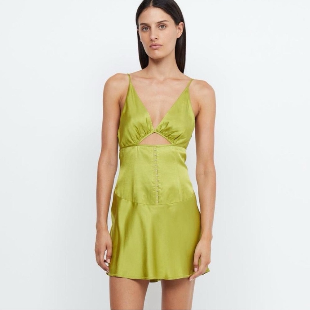 Bec and Bridge Mini Theresa dress wasabi green👗 - Picture 4 of 5